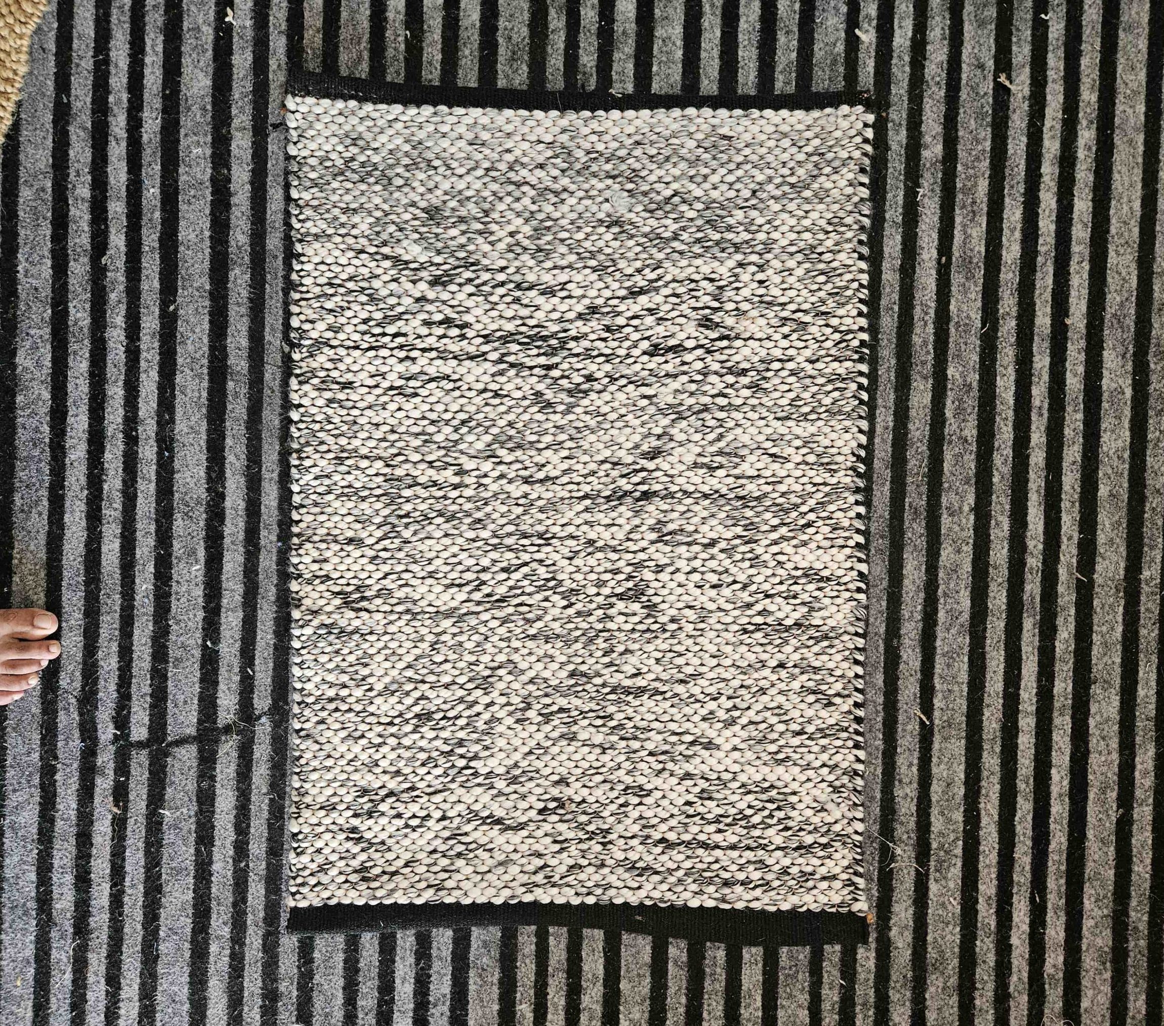 Article 05 - Tie Tie Wool Rug - Image 3